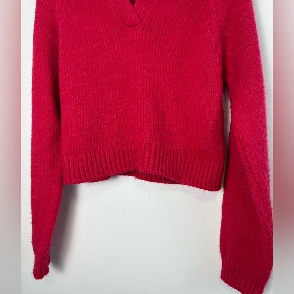 Zara Pink V-Neck Knit Cropped Sweater with Collar and Long Sleeves - Picture 4 of 6